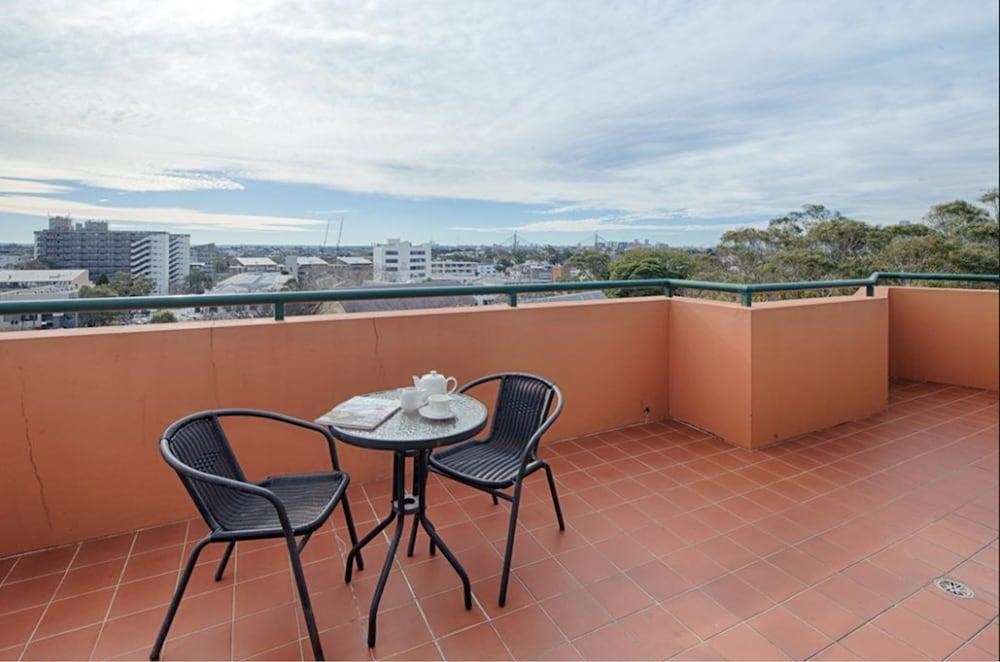 Quality Apartments Camperdown Sydney Exterior photo