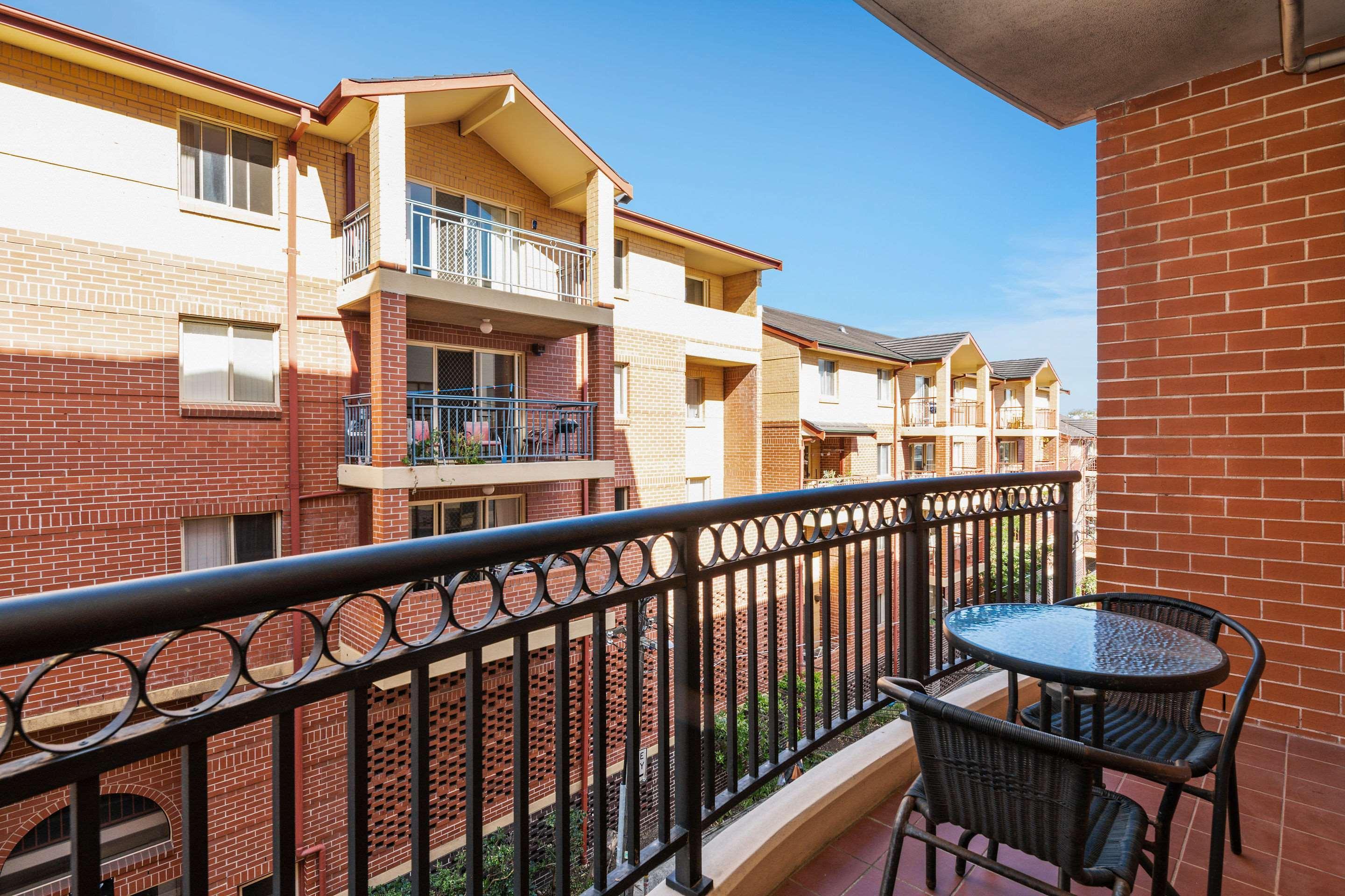 Quality Apartments Camperdown Sydney Exterior photo