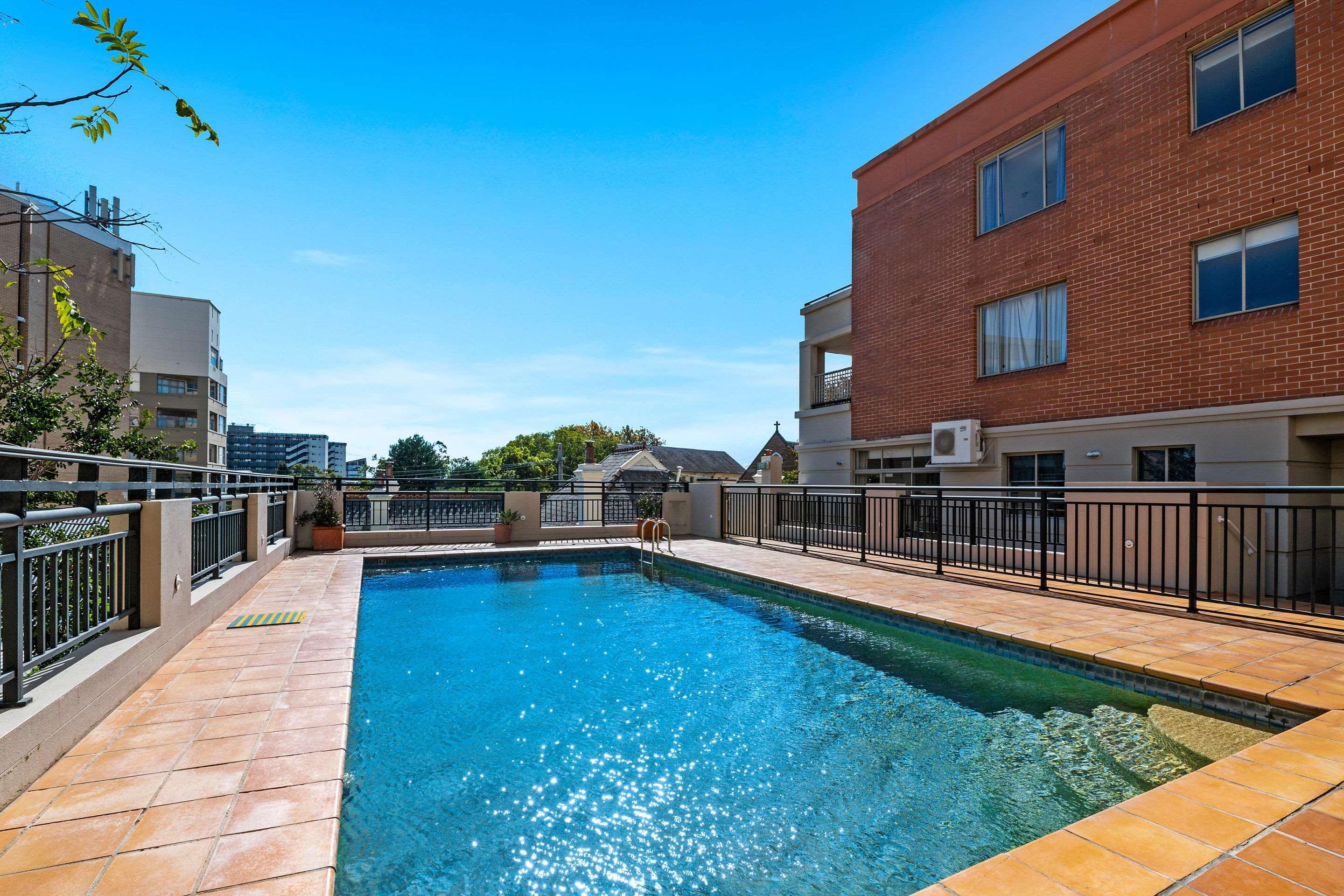 Quality Apartments Camperdown Sydney Exterior photo